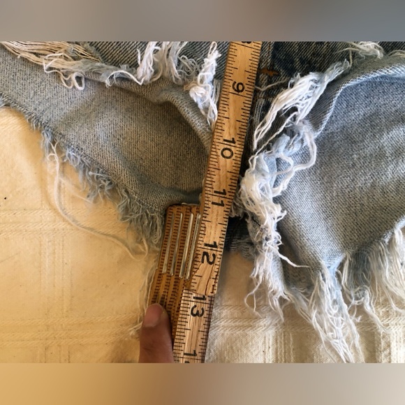 VTG 90s Levis 501 Button Fly Embelished Denim Short Shorts 34x34 Jeans - Picture 4 of 5